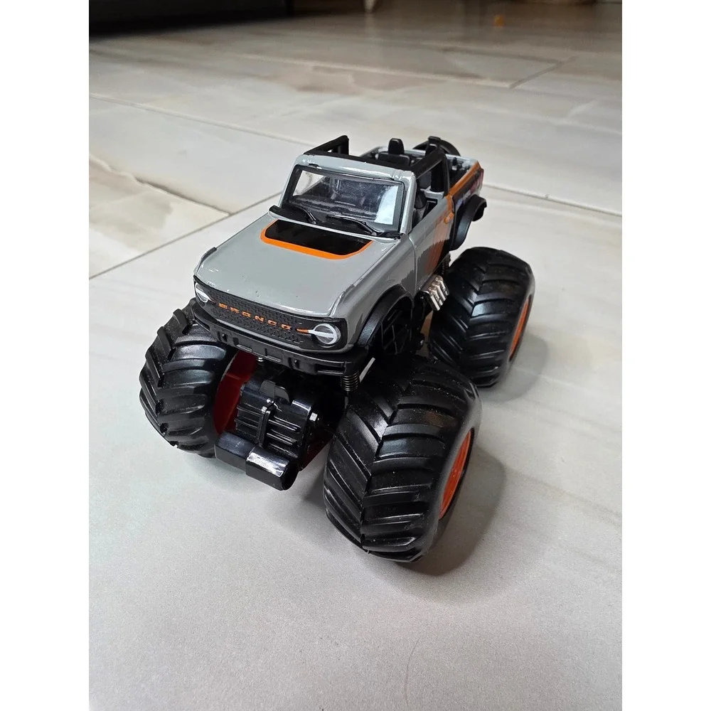 Ford Bronco Monster Truck Grey Orange Walgreens CNDG-0522 Ford Performance C2‎